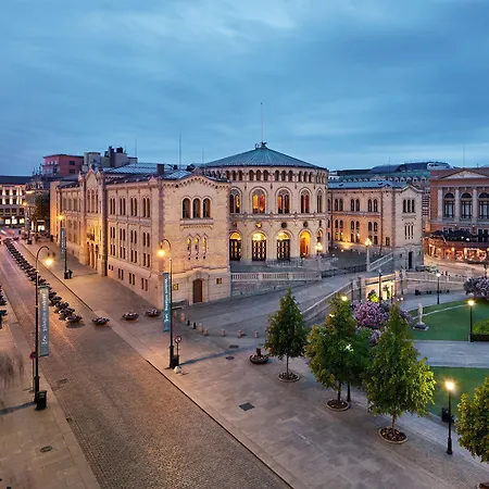 Modern & Bright In Apartment *